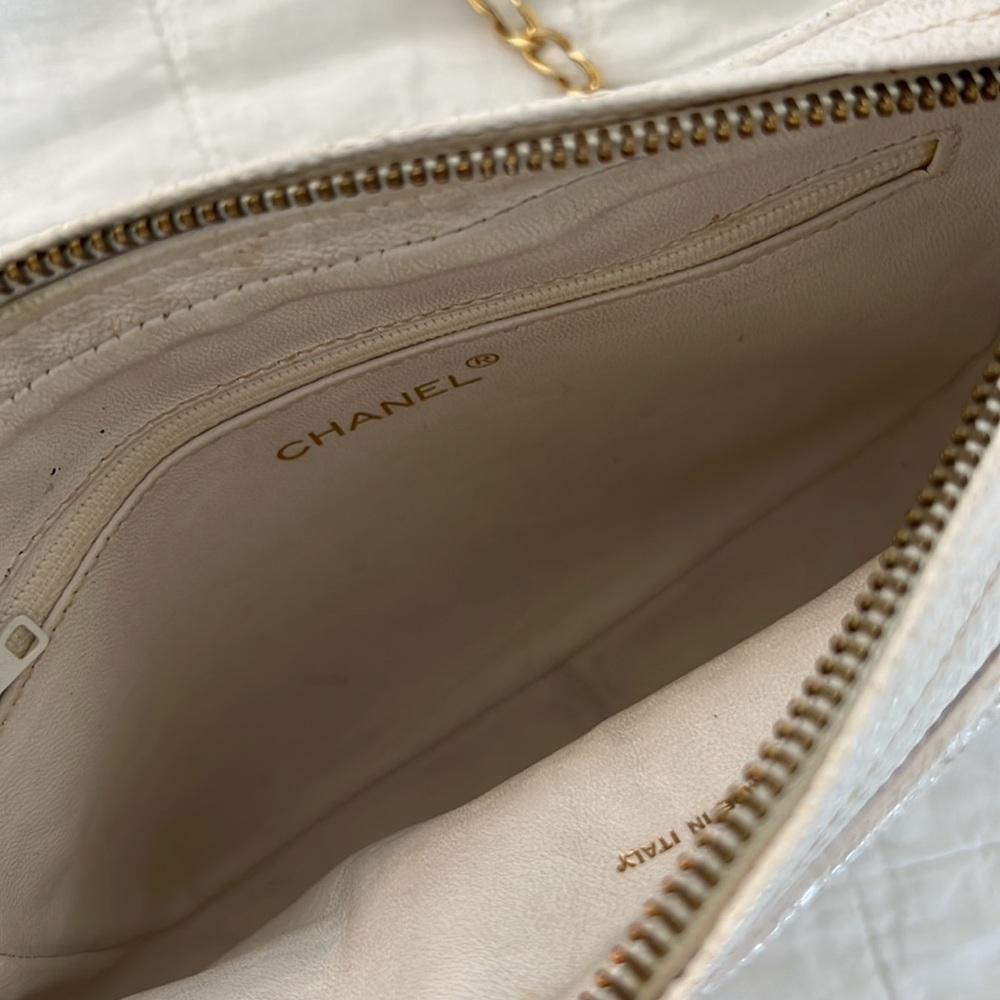Vintage Chanel Bag - Picture 4 of 6